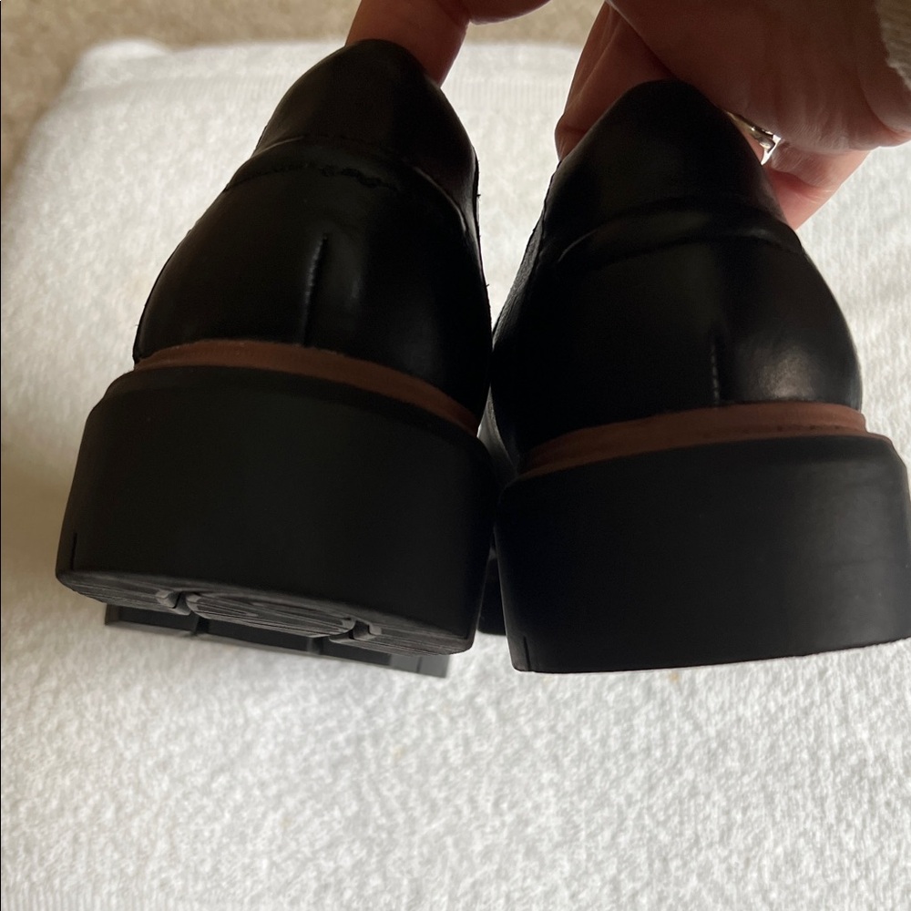 Clarks Women's Black Loafers - Picture 6 of 6